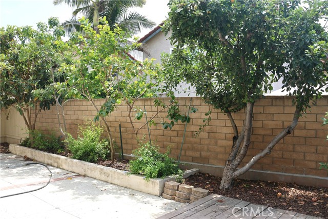 26002 Dundee Drive, Lake Forest CA: https://media.crmls.org/medias/64f91b7d-f5de-46b1-90df-9cb55705b917.jpg