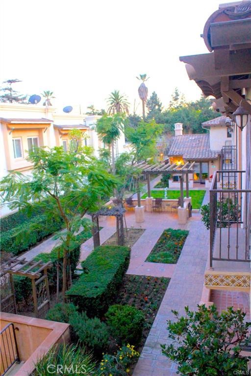 Bedroom Views of the Courtyard