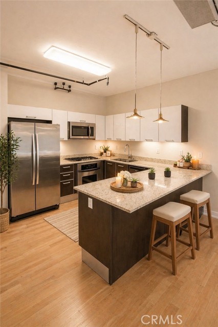 Detail Gallery Image 3 of 24 For 645 W 9th #643,  Los Angeles,  CA 90015 - 1 Beds | 1 Baths