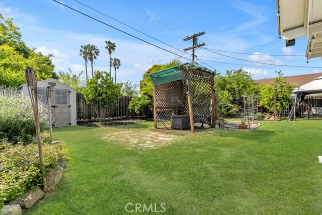 6507 Gentry Avenue, North Hollywood CA: https://media.crmls.org/medias/64f9cf86-6521-4cce-ab38-4bda2231a0f3.jpg