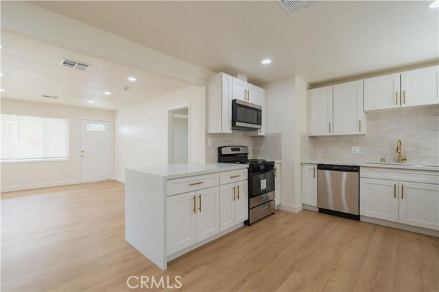 16207 Bamboo Street, La Puente CA: https://media.crmls.org/medias/64fa51b7-b8f0-4e48-966c-98d0198ad607.jpg