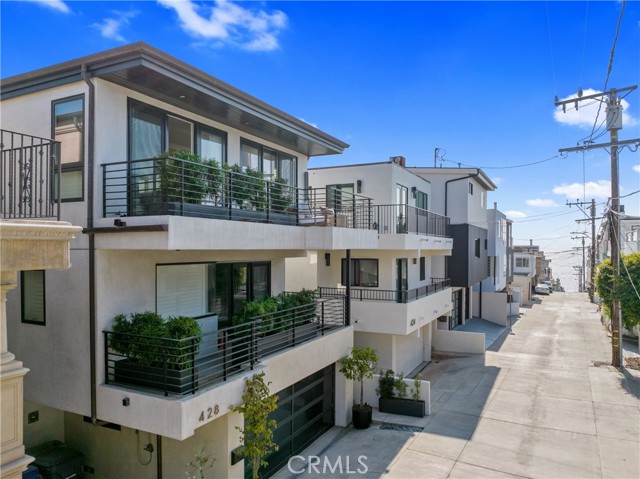 428 21st Pl, Manhattan Beach, California 90266, 3 Bedrooms Bedrooms, ,3 BathroomsBathrooms,Residential,Sold,21st Pl,SB25012241