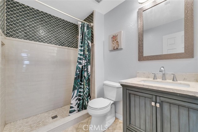 6895 Guinevere Court, Eastvale CA: https://media.crmls.org/medias/64fbe85a-ac75-425d-be97-fdd16c7e4b36.jpg