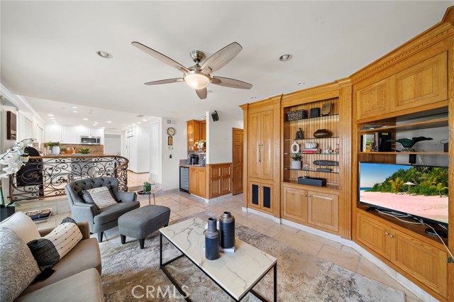 16148 Caribou Street, Fountain Valley CA: https://media.crmls.org/medias/64fc11c4-65ca-4215-9fd9-9764834e1580.jpg