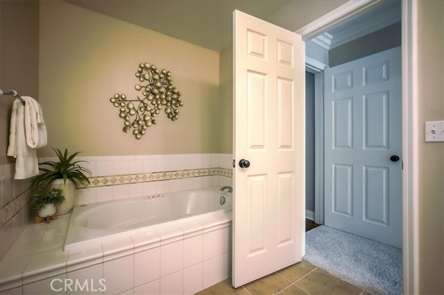 1375 N Euclid Avenue, Upland CA: https://media.crmls.org/medias/64fc6ab1-6849-4b1e-9df2-7ffa17be2fd2.jpg