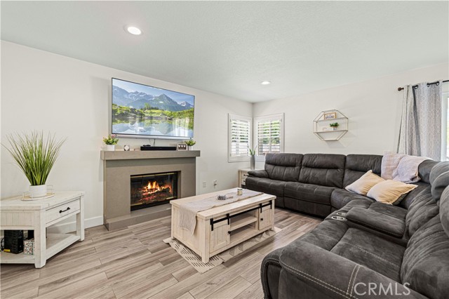 28519 Forest Meadow Place, Castaic CA: https://media.crmls.org/medias/64fc986b-70c2-4658-bfd9-b63e9d8cb1f8.jpg