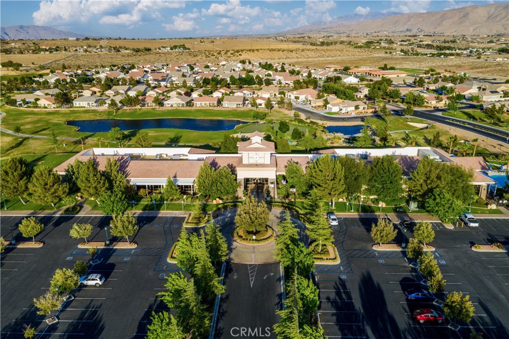 https://media.crmls.org/medias/64fcc7ab-e61c-436b-88be-00979fbb2690.jpg?preset=X-Large