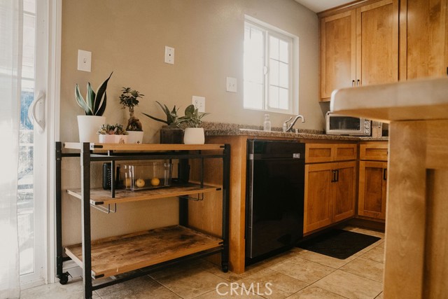 Detail Gallery Image 6 of 34 For 1240 E Navajo, Barstow,  CA 92311 - 3 Beds | 2 Baths