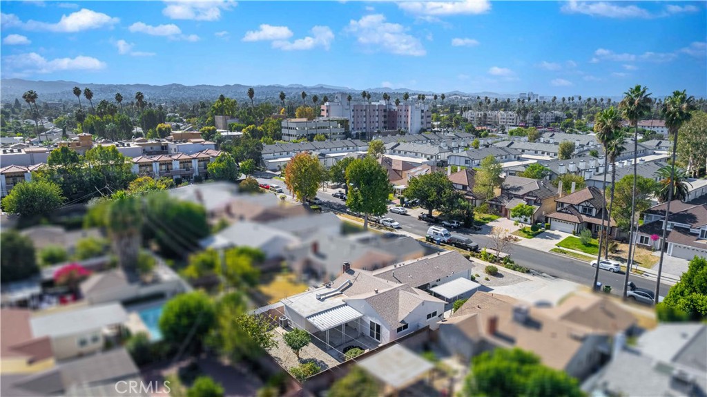https://media.crmls.org/medias/64fe33d8-8f1c-4914-90fa-def987b21d6a.jpg?preset=X-Large