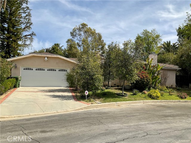 Detail Gallery Image 2 of 27 For 18310 Karen Dr, Tarzana,  CA 91356 - 4 Beds | 5 Baths