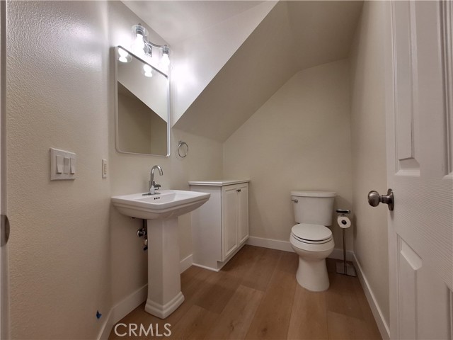 Detail Gallery Image 9 of 19 For 19 Perennial, Irvine,  CA 92603 - 2 Beds | 2/1 Baths