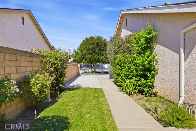 15444 Marilla Street photo 40