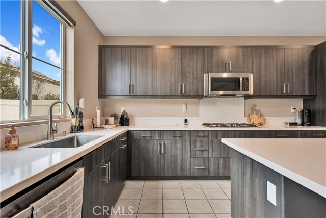 530 Cumberland Rd, Rialto, CA 92377 photo 17