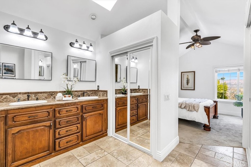 MLS #OC25181246 image #31