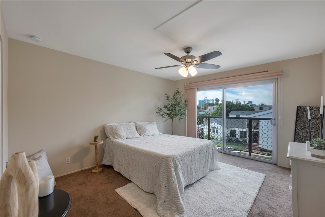 Detail Gallery Image 11 of 36 For 2500 E 2nd St #302,  Long Beach,  CA 90803 - 2 Beds | 2 Baths