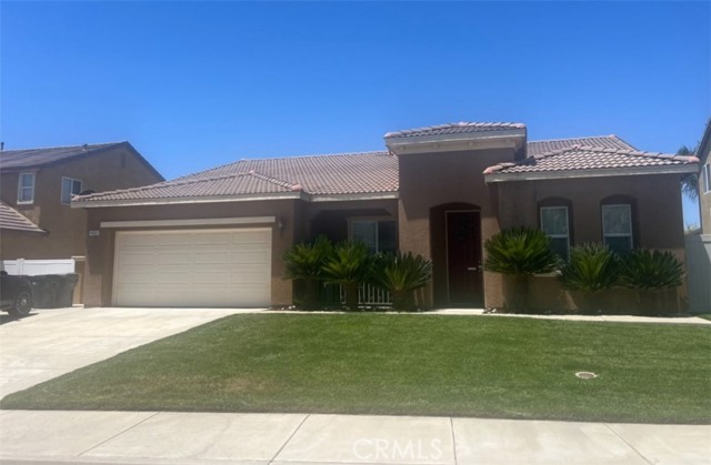 Detail Gallery Image 1 of 4 For 14663 Round Leaf Rd, Moreno Valley,  CA 92555 - 4 Beds | 3 Baths
