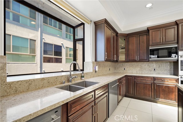 462 S Maple Drive, Beverly Hills CA: https://media.crmls.org/medias/6505f928-9c14-4ffe-8b60-158a1ac97054.jpg
