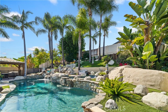 25261 Grissom Road, Laguna Hills CA: https://media.crmls.org/medias/6506133e-668a-4ccf-94cc-500eed021d54.jpg