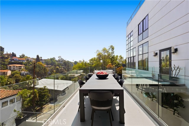 Detail Gallery Image 13 of 37 For 2746 Rinconia Dr, Los Angeles,  CA 90068 - 4 Beds | 3/1 Baths