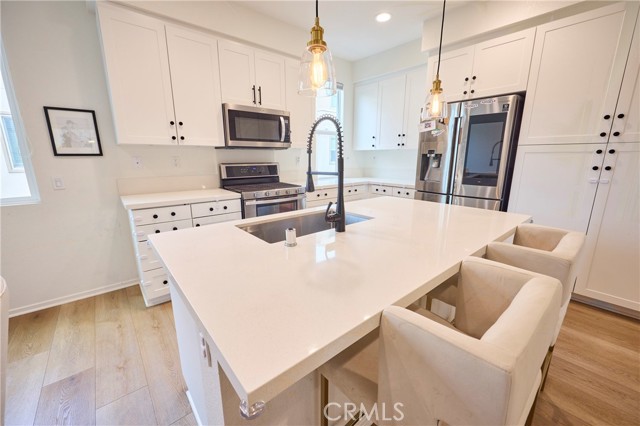 Detail Gallery Image 8 of 33 For 1128 via Lucero, Oceanside,  CA 92056 - 3 Beds | 3/1 Baths