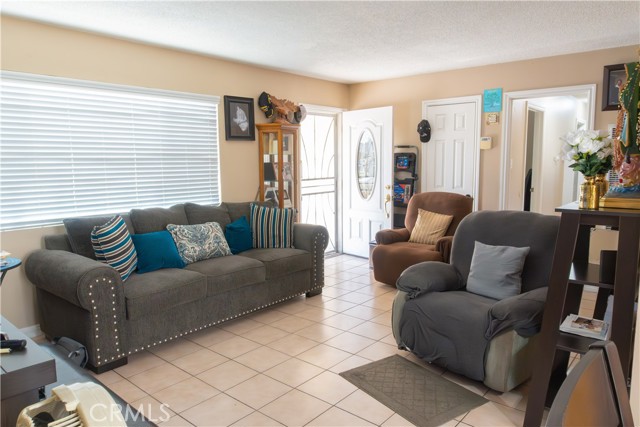 Detail Gallery Image 4 of 29 For 14603 Ragus St, La Puente,  CA 91744 - 3 Beds | 2 Baths