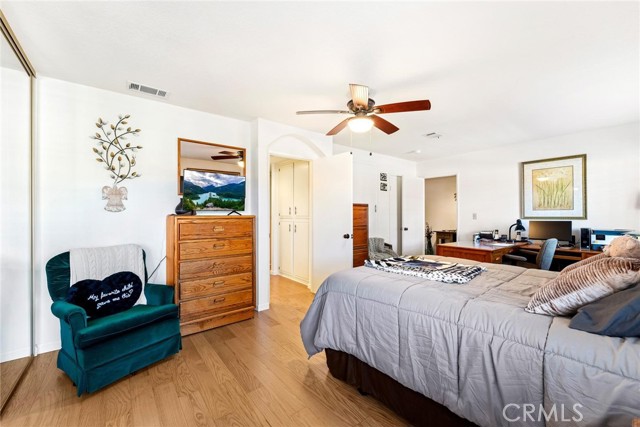 Detail Gallery Image 9 of 39 For 2059 Silver Oaks Way, Hemet,  CA 92545 - 2 Beds | 2 Baths