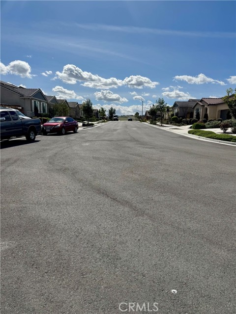 Detail Gallery Image 2 of 2 For 9401 Venetian, Jurupa Valley,  CA 92509 - 4 Beds | 3/1 Baths