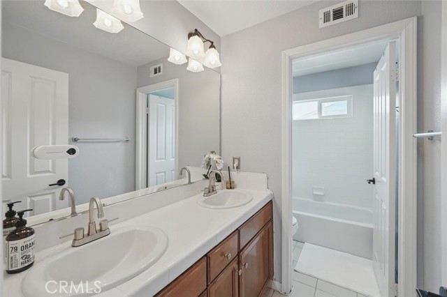Detail Gallery Image 39 of 50 For 19540 Ellis Henry Ct, Newhall,  CA 91321 - 5 Beds | 3 Baths