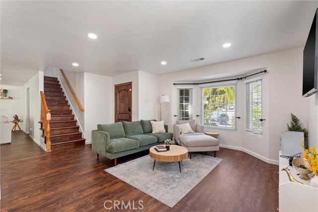 Detail Gallery Image 2 of 16 For 31256 Quail Valley Rd, Castaic,  CA 91384 - 3 Beds | 3 Baths