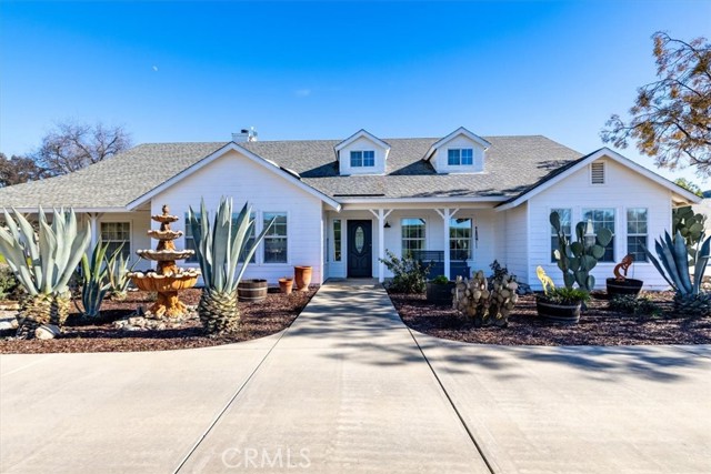 Detail Gallery Image 2 of 75 For 76945 Indian Valley, San Miguel,  CA 93451 - 7 Beds | 5/1 Baths