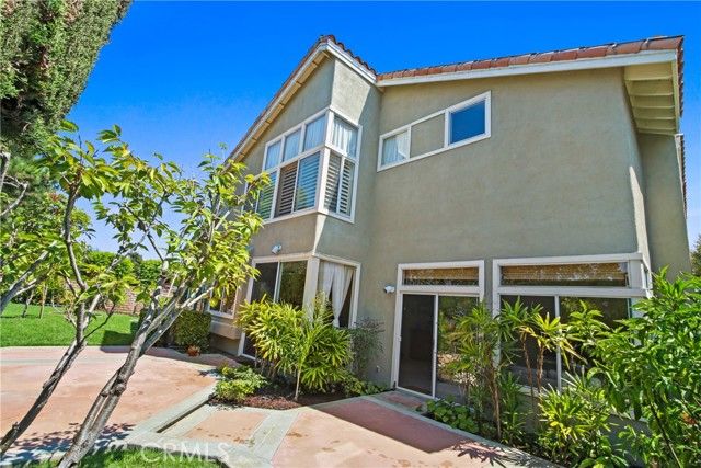 9221 Belcaro Drive, Huntington Beach CA: https://media.crmls.org/medias/650a35a5-af33-4314-973b-92d7ca56db4e.jpg