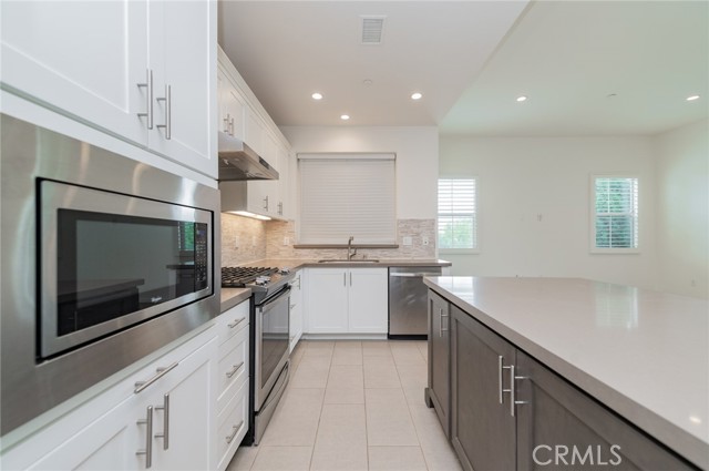 Detail Gallery Image 10 of 26 For 131 Damsel, Irvine,  CA 92620 - 2 Beds | 2 Baths