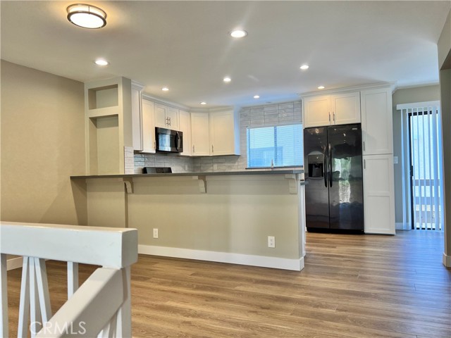 Detail Gallery Image 9 of 34 For 21730 Marylee St #27,  Woodland Hills,  CA 91367 - 3 Beds | 2/1 Baths