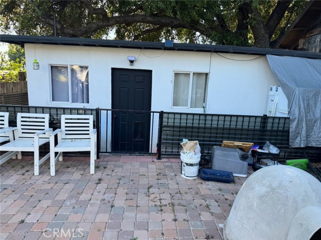 Detail Gallery Image 2 of 7 For 10015 Marcus, Tujunga,  CA 91042 - 3 Beds | 2 Baths