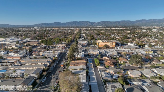 Detail Gallery Image 19 of 58 For 6308 Coldwater Canyon, North Hollywood,  CA 91606 - – Beds | – Baths