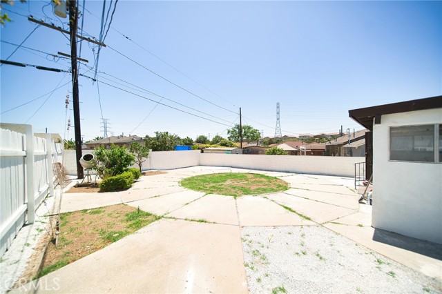 1336 W 118th Street, Los Angeles CA: https://media.crmls.org/medias/650cffc6-ffa6-4484-a975-02c54d607dc9.jpg