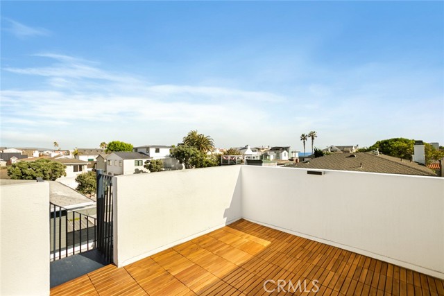 1585 Miramar Drive, Newport Beach CA: https://media.crmls.org/medias/650d20c1-838f-482f-a400-8825d4298dac.jpg