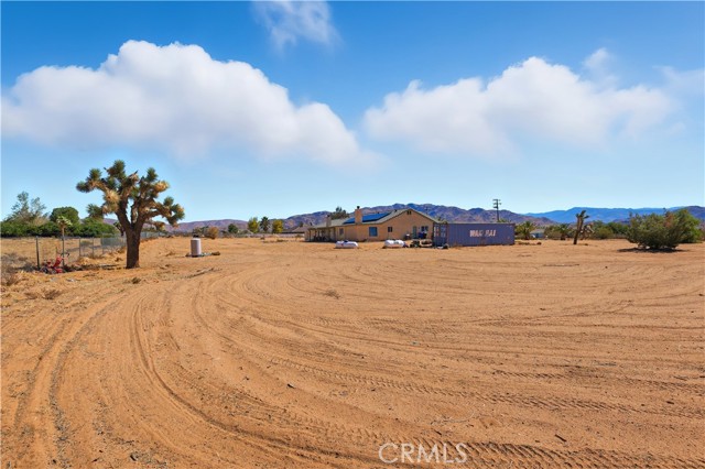 Detail Gallery Image 5 of 22 For 24030 Cahuilla Rd, Apple Valley,  CA 92307 - 4 Beds | 3 Baths