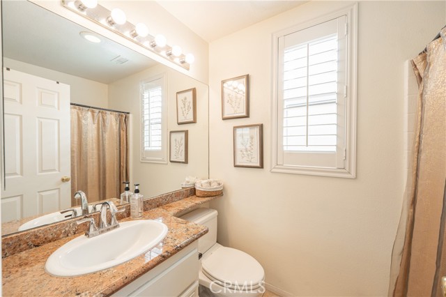 Detail Gallery Image 12 of 43 For 28692 Placerview, Saugus,  CA 91390 - 4 Beds | 3 Baths