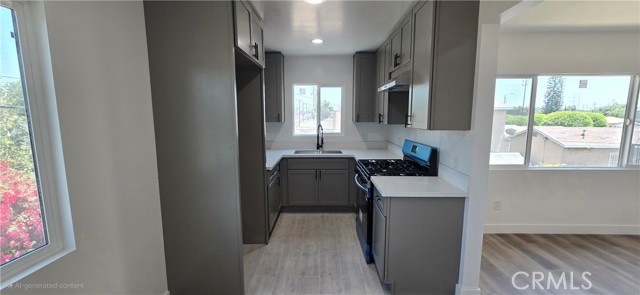 Detail Gallery Image 6 of 18 For 835 E 92nd St #4,  Los Angeles,  CA 90002 - 2 Beds | 1 Baths