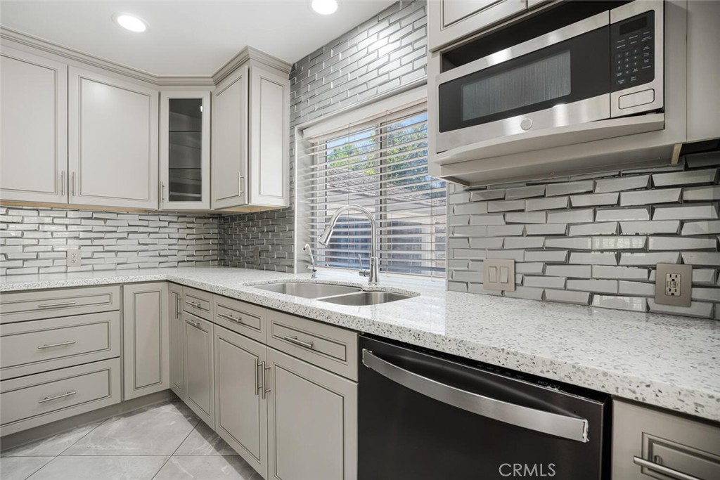 MLS #SR25274934 image #9