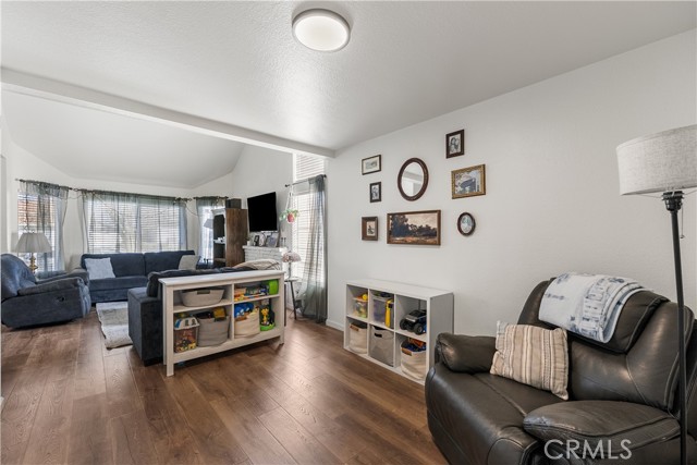 Detail Gallery Image 7 of 38 For 39329 Beacon, Palmdale,  CA 93551 - 3 Beds | 3 Baths