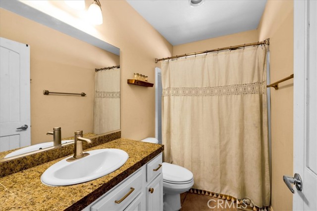 5115 Warren Vista Avenue, Yucca Valley CA: https://media.crmls.org/medias/651240aa-d404-4b99-9b0a-49cae8f57f9a.jpg