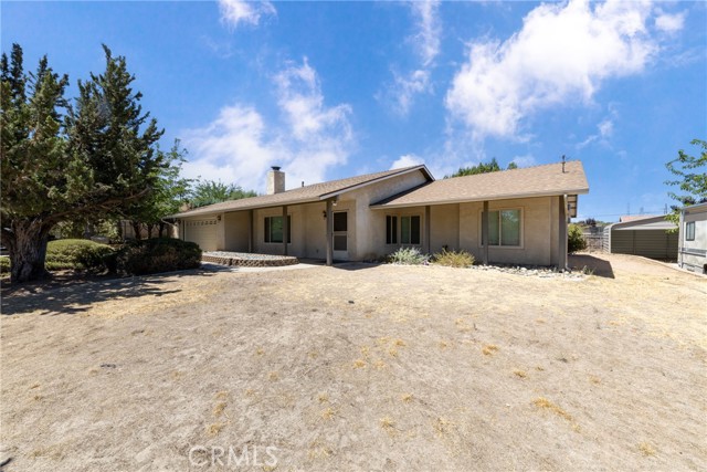 14734 Melbourne Avenue, Hesperia CA: https://media.crmls.org/medias/651276da-48bf-456c-8d8f-959c61d17258.jpg