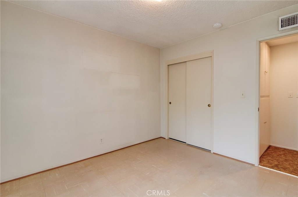 https://media.crmls.org/medias/6512a72e-9ff4-4587-a376-c2115b1562ad.jpg?preset=X-Large