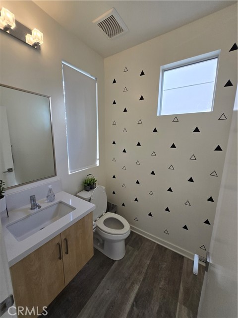 Detail Gallery Image 6 of 21 For 1963 Novus Pl, Costa Mesa,  CA 92627 - 3 Beds | 2/1 Baths