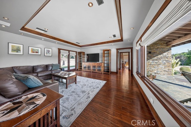 Detail Gallery Image 35 of 64 For 11159 Mcvine, Sunland,  CA 91040 - 4 Beds | 4 Baths