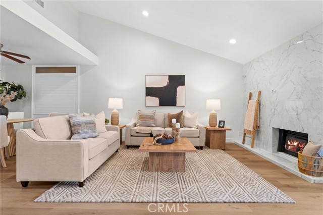 Detail Gallery Image 5 of 44 For 5617 Adobe Falls #C,  San Diego,  CA 92120 - 3 Beds | 2 Baths