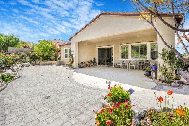 18608 Cedar Crest Drive, Canyon Country CA: https://media.crmls.org/medias/6515214d-cbb8-4cc1-a7e2-18d72fec6bf1.jpg