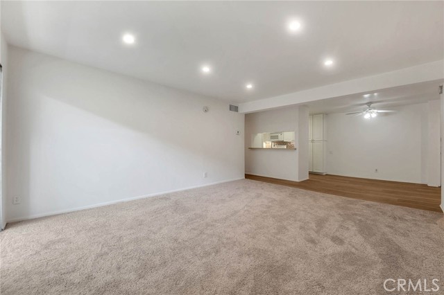 5460 White Oak Avenue, C216 photo 7